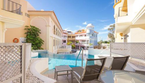 Suite with Pool View