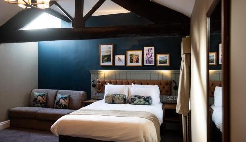 Family Room (2 Adults + 2 Children)