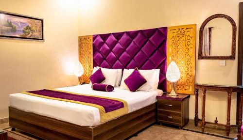 Deluxe King Room