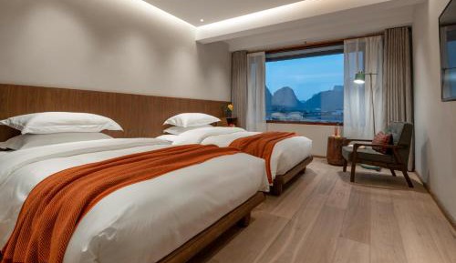 Twin Room with Mountain View