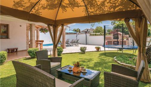 Three-Bedroom Holiday Home 