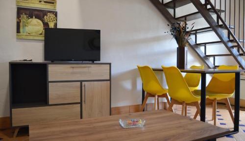Two-Bedroom Apartment (4 Adults)