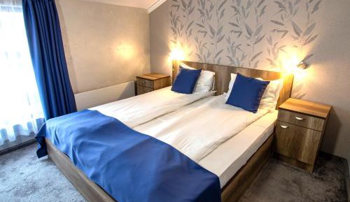 Deluxe One-Bedroom Suite