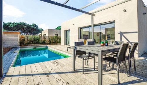 Two-Bedroom Holiday Home