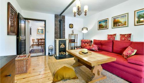 Three-Bedroom Holiday Home 