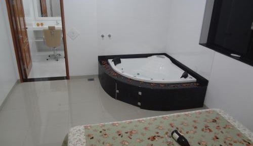 King Suite with Spa Bath