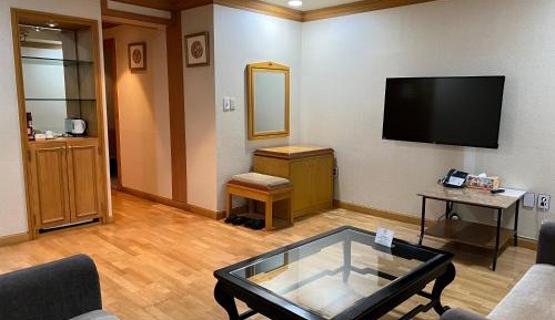 One-Bedroom Suite