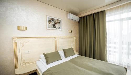 Suite with Pool View