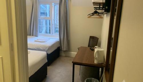 Twin Room with Shower