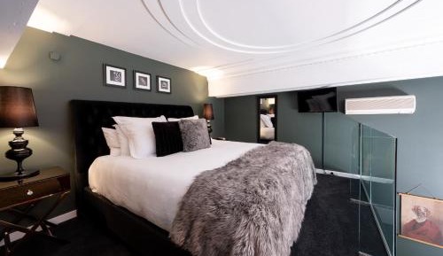 Deluxe Apartment