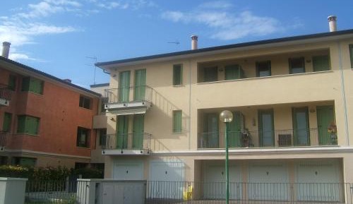 One-Bedroom Apartment - Annex