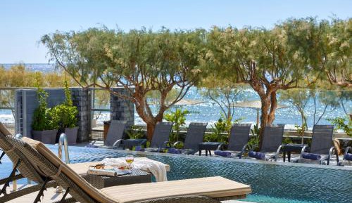  Deluxe Sea Front Four-Bedroom Apartment 
