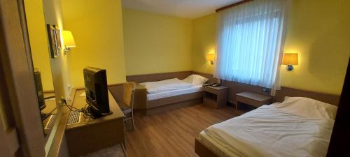 Twin Room with Bathroom