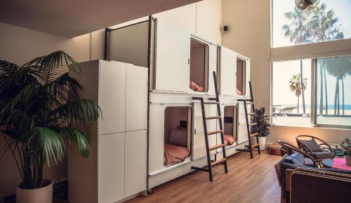 Single Bed in Mixed Dormitory Room