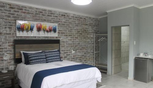 Comfort Queen Room