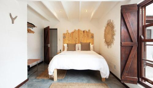 Queen Room with Pool View