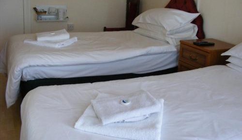Triple Room with Balcony and Private Bathroom