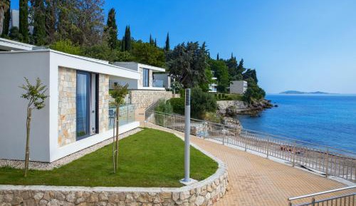 Detached Villa - Premium Beachfront Apartment