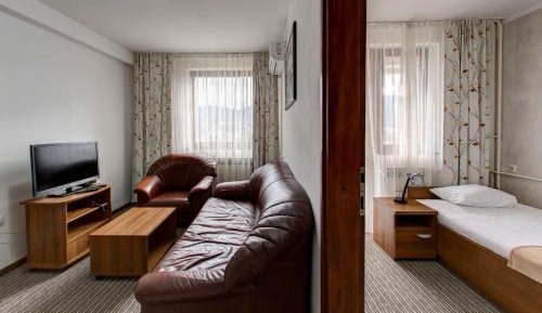 Two-Bedroom Apartment (4 Adults)