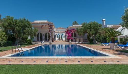 Three-Bedroom Superior Apartment