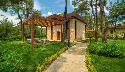 Family Room with Garden View