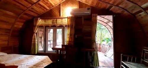 Bungalow - Water Front 