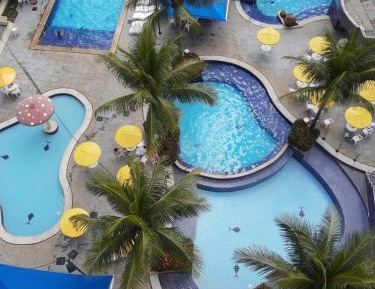 Apartment with Pool View 