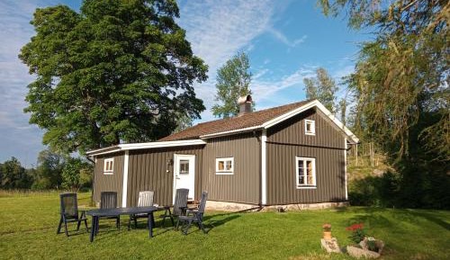 Family Cottage with Lake View