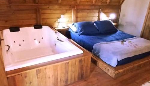 Chalet with Jacuzzi