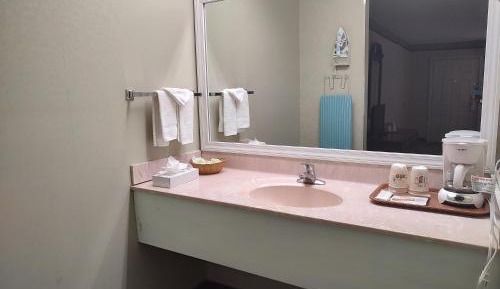 King Room - Non-Smoking
