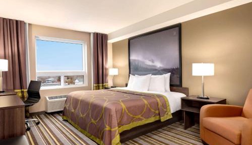 One-Bedroom King Suite - Non-Smoking