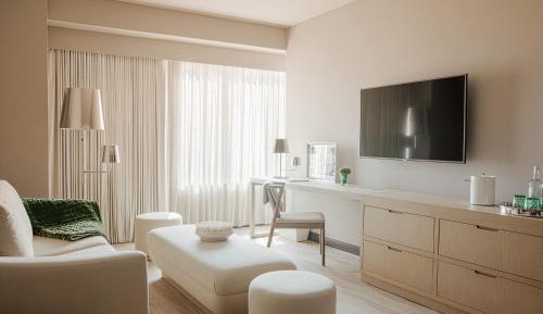 Timeless King Suite (No Resort Fee)