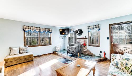 Five Bedroom Holiday Home