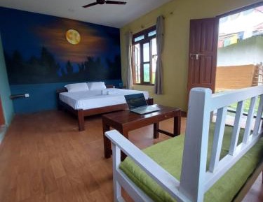 Family Room with Garden View