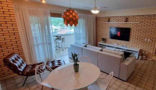 Apartment with Mountain View