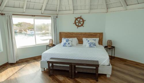 Standard Triple Room with Sea View