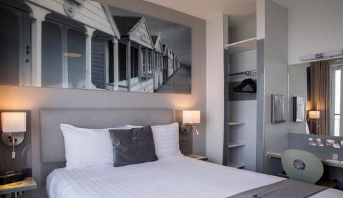 Standard King Room