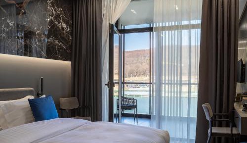 King Room with Lake View