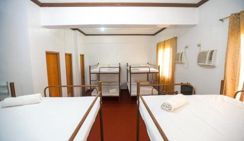 8-Bed Mixed Dormitory Room