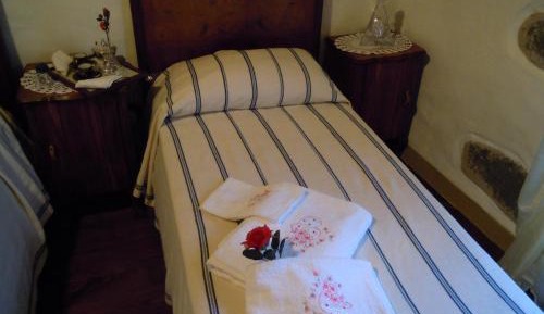 Double or Twin Room with Bathroom