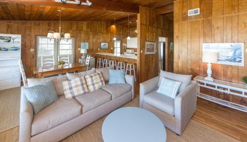 Five Bedroom Holiday Home
