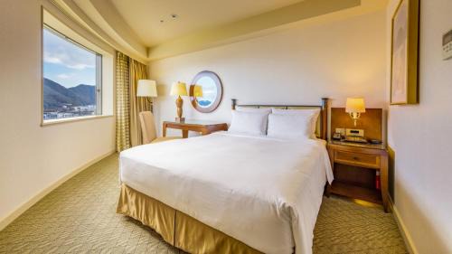 Single Room with Free access to Fitness Club - Non-Smoking