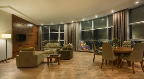Deluxe Suite