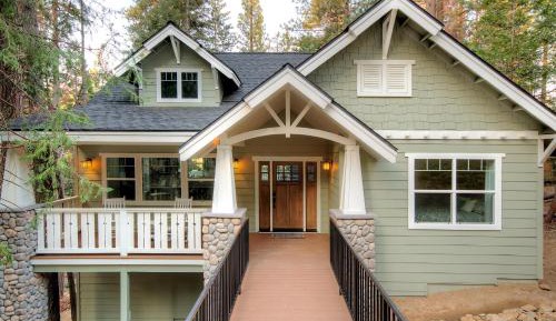 Three-Bedroom Holiday Home 