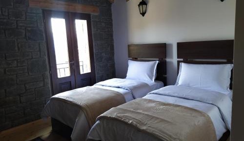 Twin Room with Mountain View
