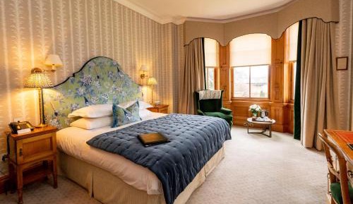 Deluxe Double Room with Private Bathroom