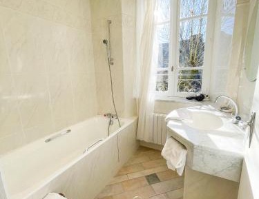 Double or Twin Room with City View