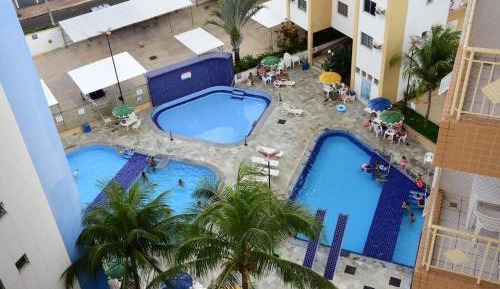 Apartment with Pool View 