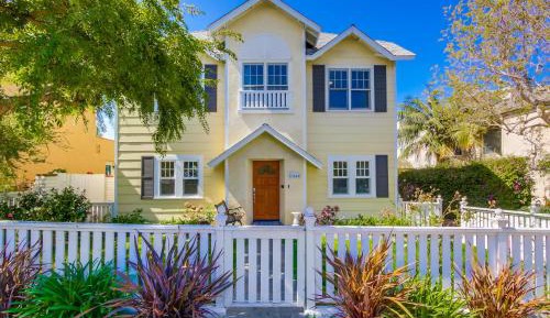 Four bedroom holiday home 
