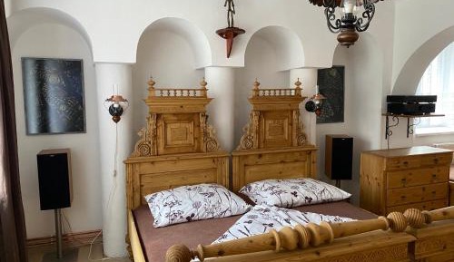 Large Studio Apartment with Terrace